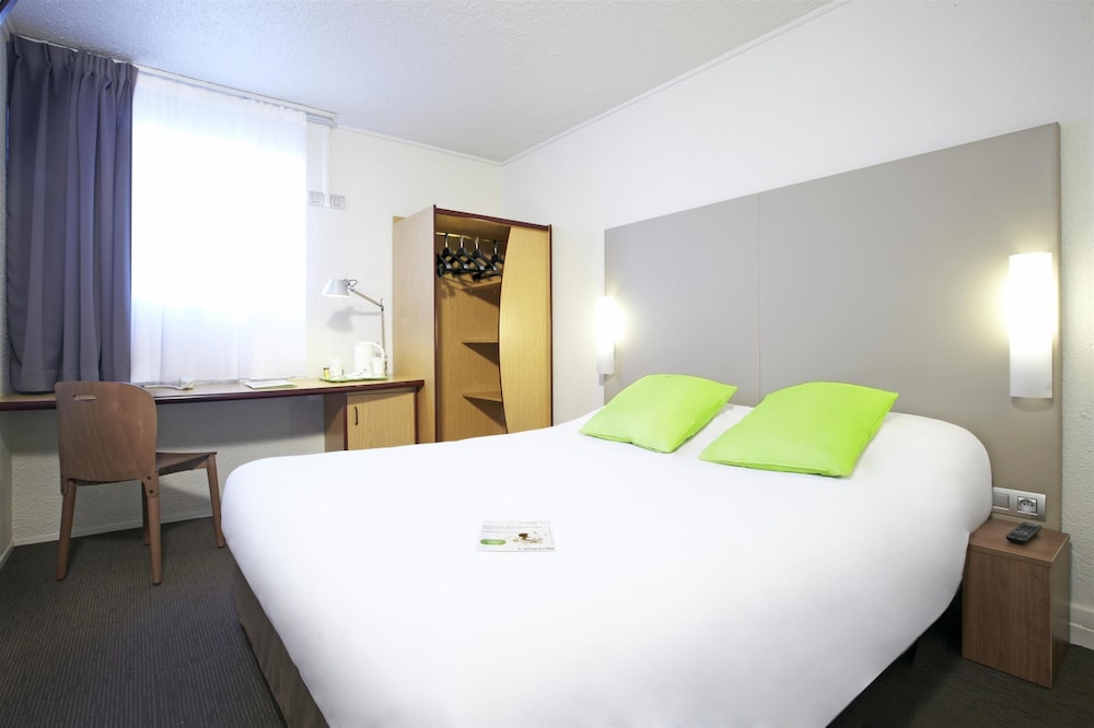 CAMPANILE VILLEJUIF 17/57