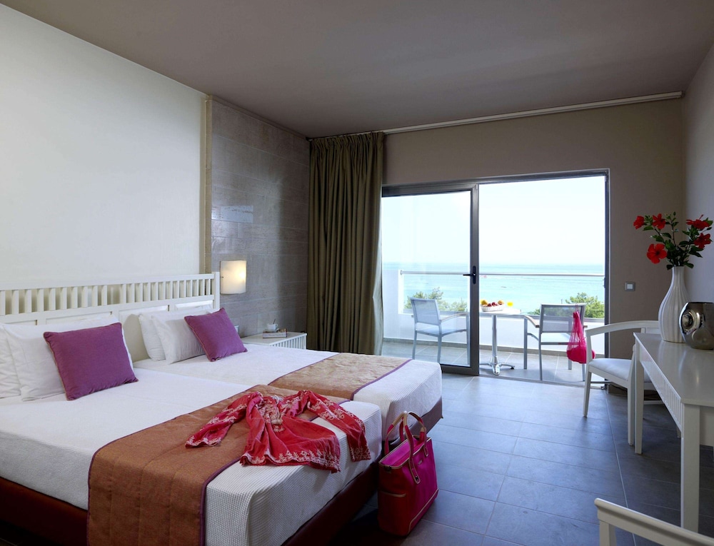 SUPERIOR, FAMILY, SEA VIEW