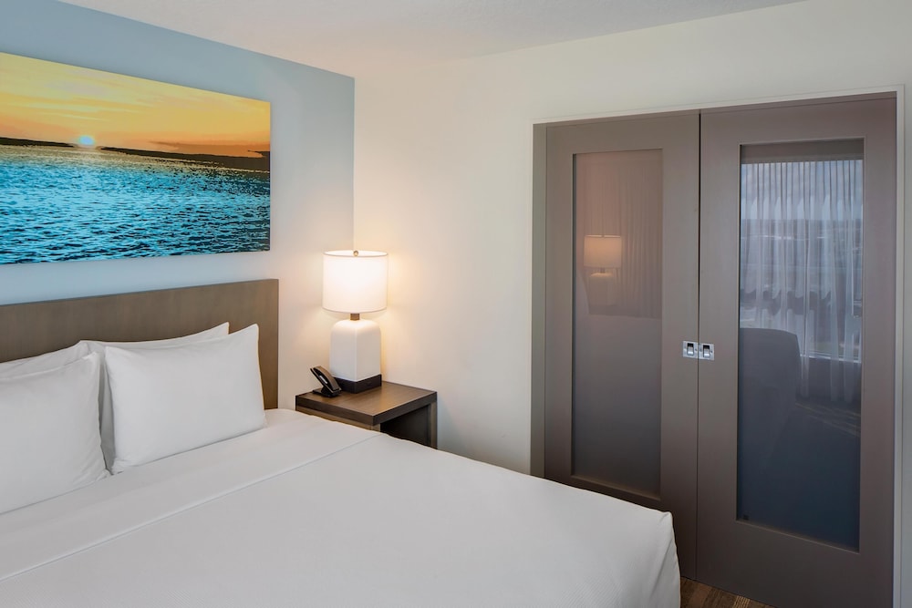 Hyatt House Across From Universal Orlando Resort 9/50