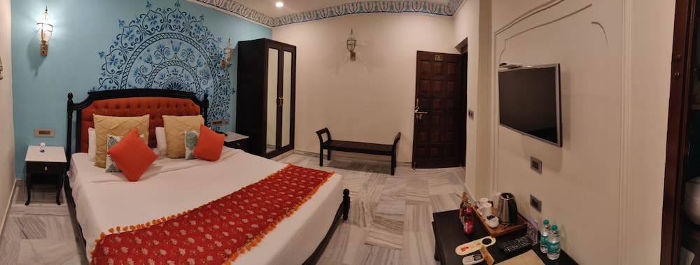 Laxmi Palace Heritage Boutique Hotel 11/65