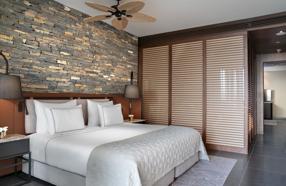 Family Corner Suite Sea View