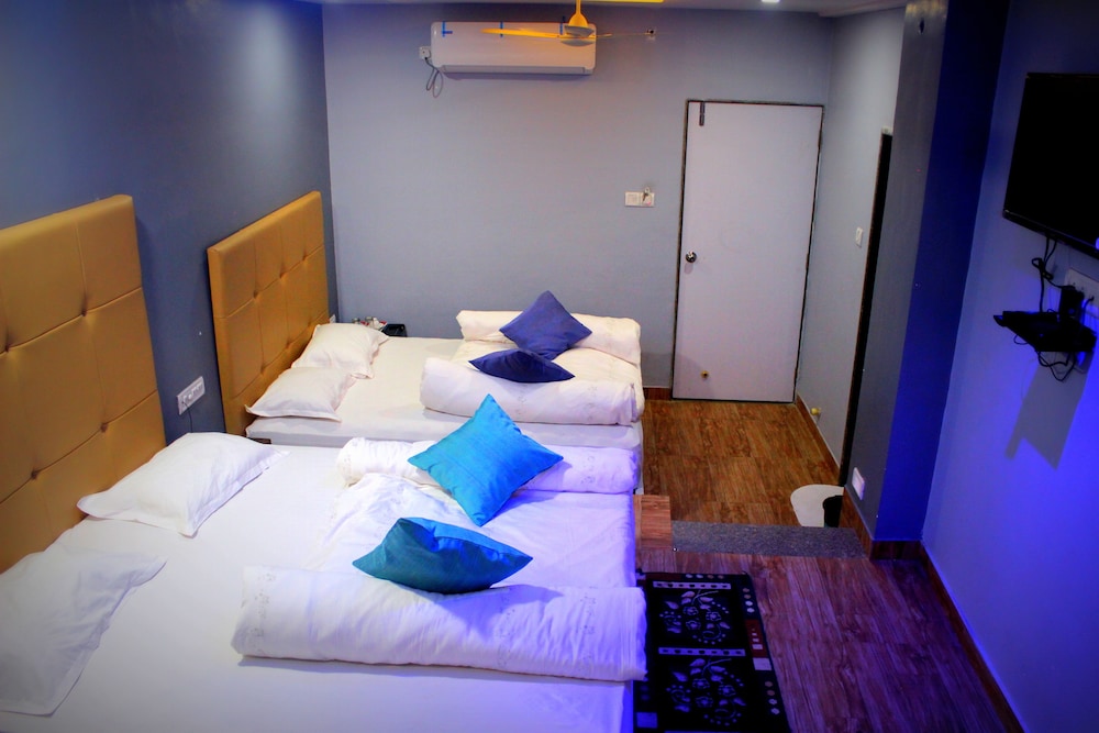 Hotel Toppers Corner Mount Abu 13/67