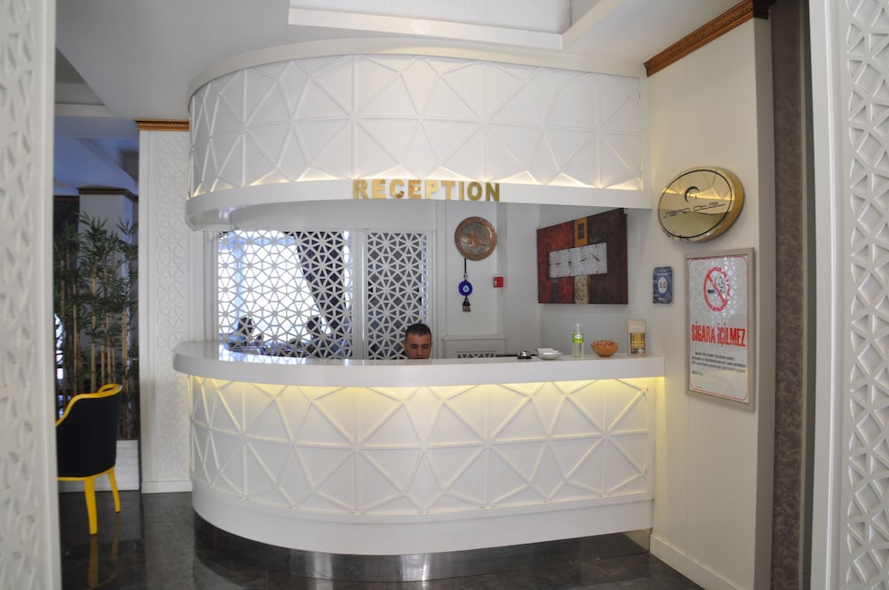 Grand Sera Hotel 4/50