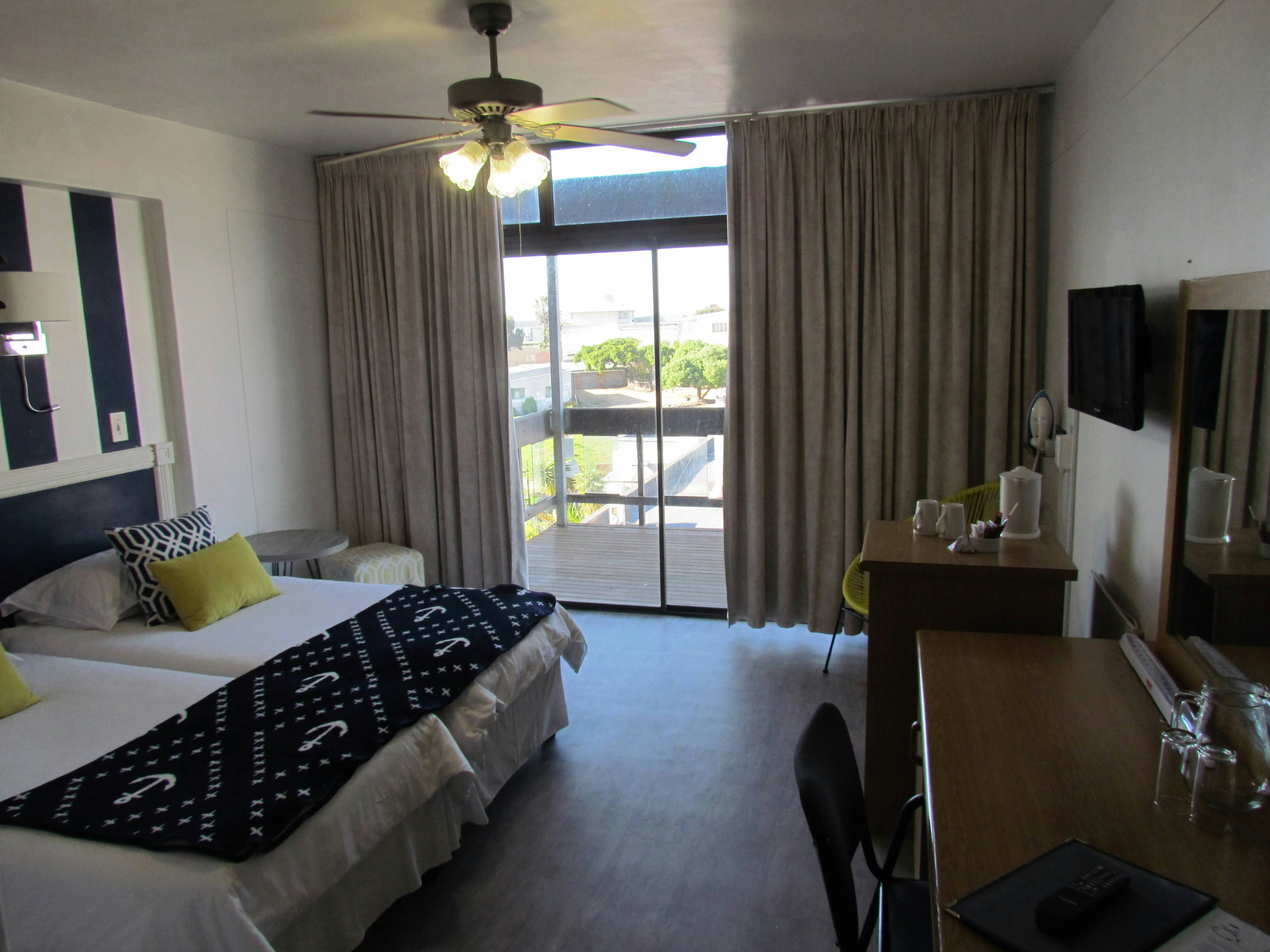 Hoedjiesbaai Hotel 5/26