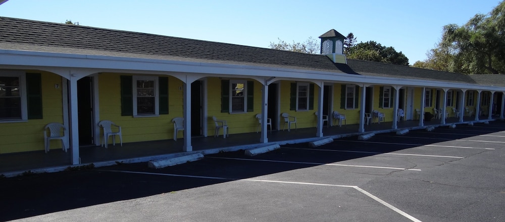 Jonathan Edwards Motel 10/65
