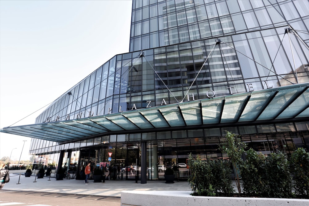 Grand Plaza Hotel And Congress Centre 57/62