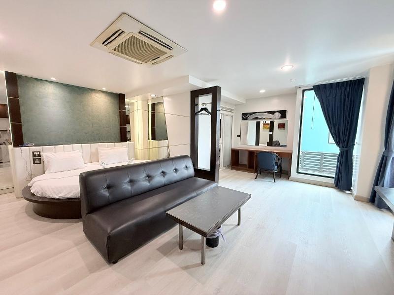 Super, Deluxe, Double Bed