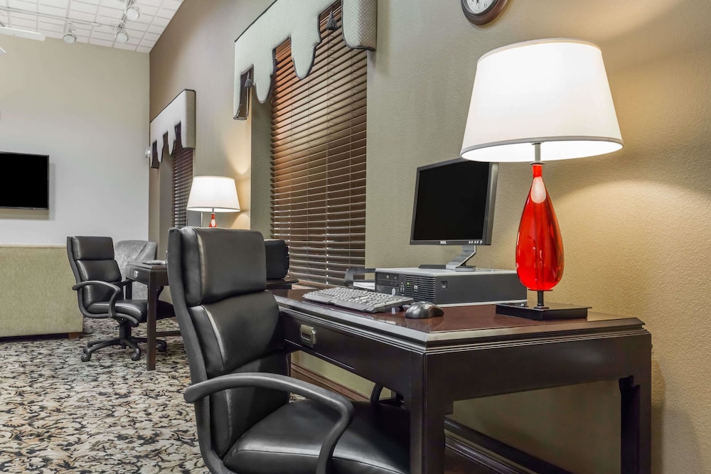 Hawthorn Suites by Wyndham Lake Buena Vista Orlando photo5