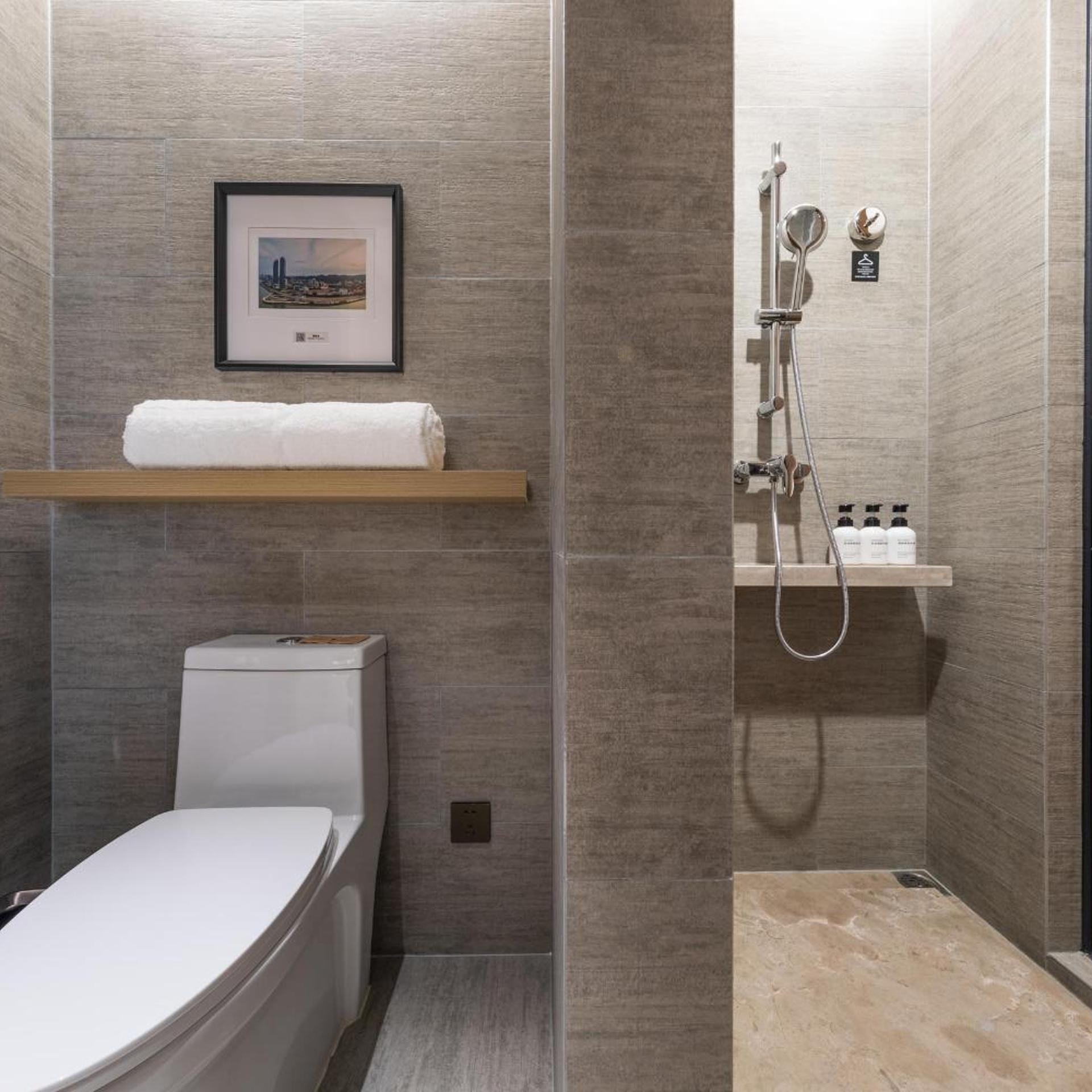 Atour Hotel (Xiamen Jimei Lake Business Center) 48/55