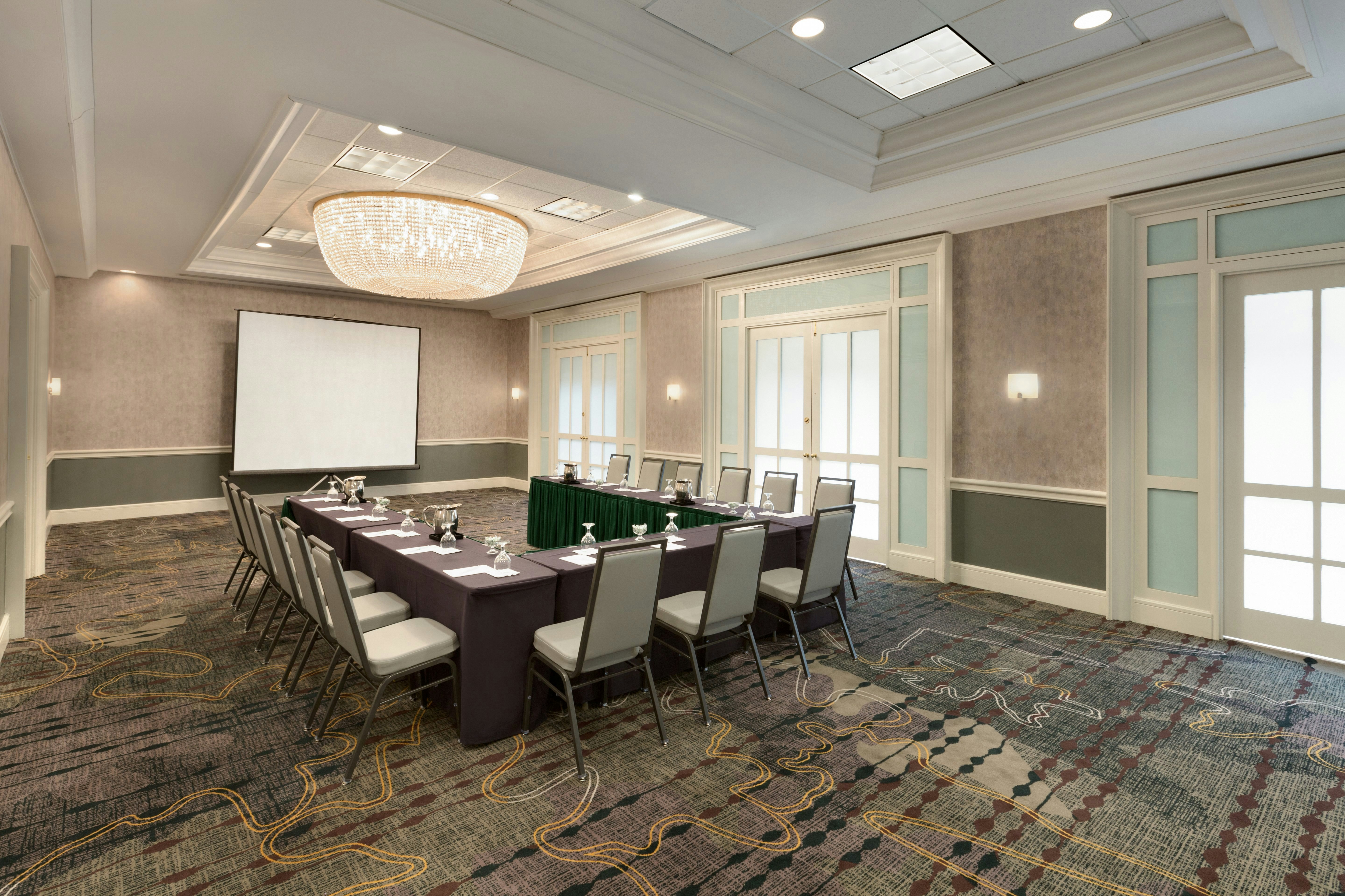 Embassy Suites by Hilton Chicago North Shore Deerfield 60/65