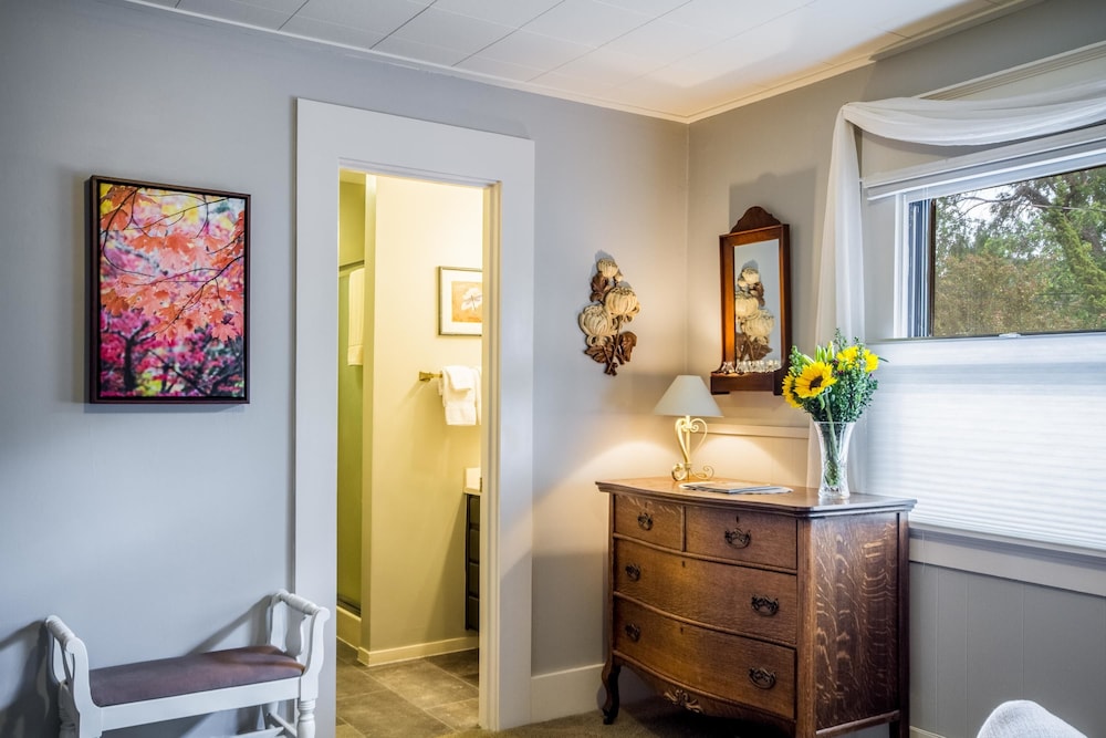 Oak Hill Bed & Breakfast 4/50