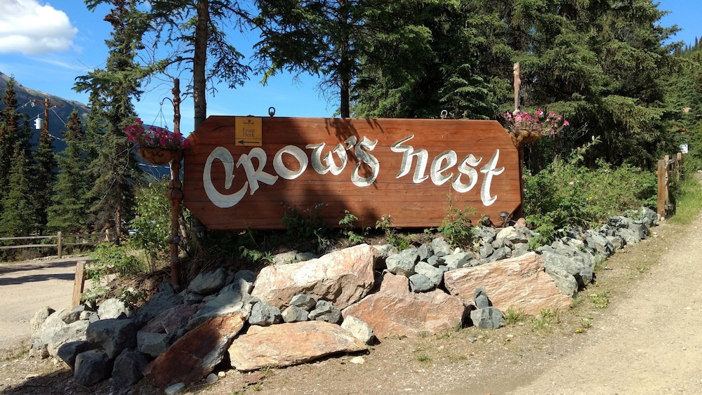 Denali Crow s Nest Cabins 43/48