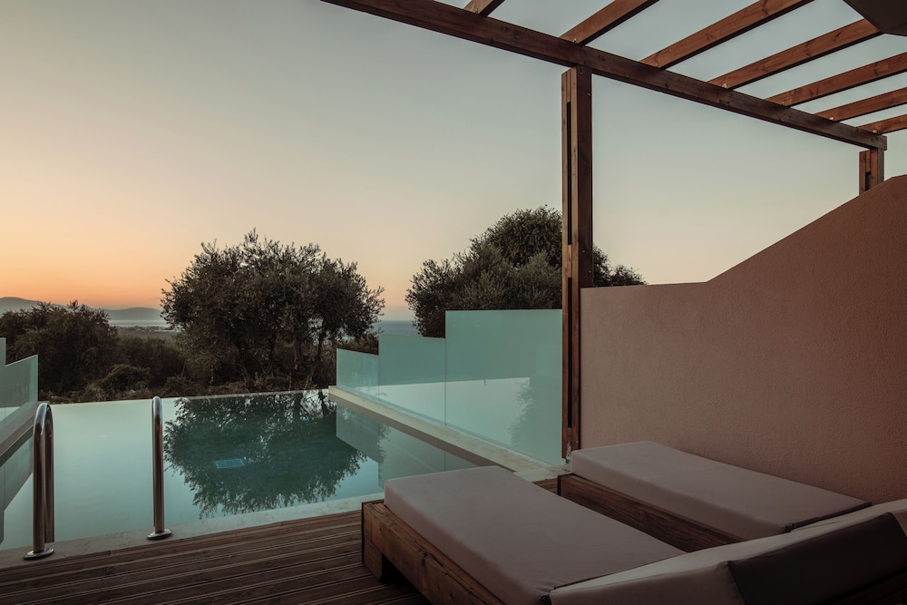 Elegance Luxury Executive Suites - Adults Only 28/58