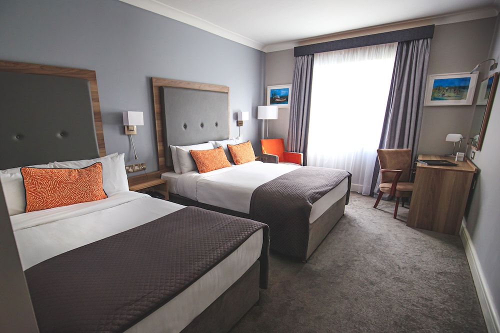 WESTLODGE HOTEL 1/34