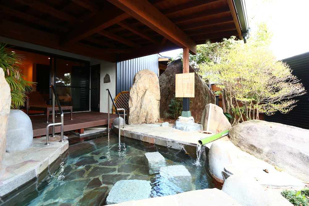 Hirayama Onsen Ueda-ya 16/32