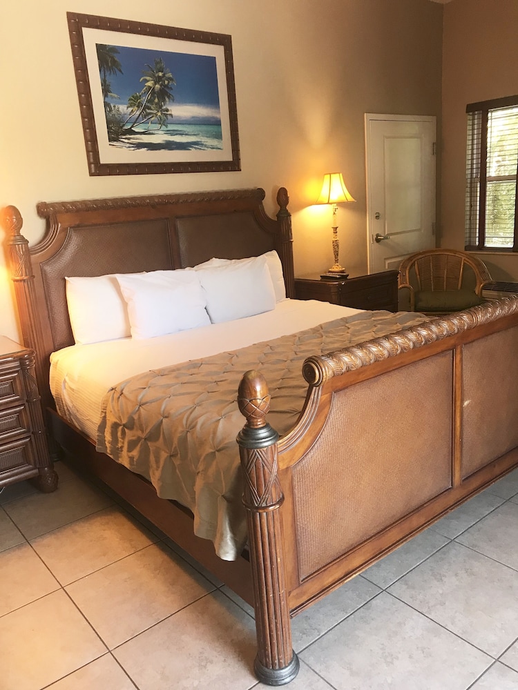 Tahitian Inn Spa 26/64