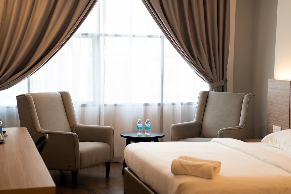 RM Hotel Muar 89/118