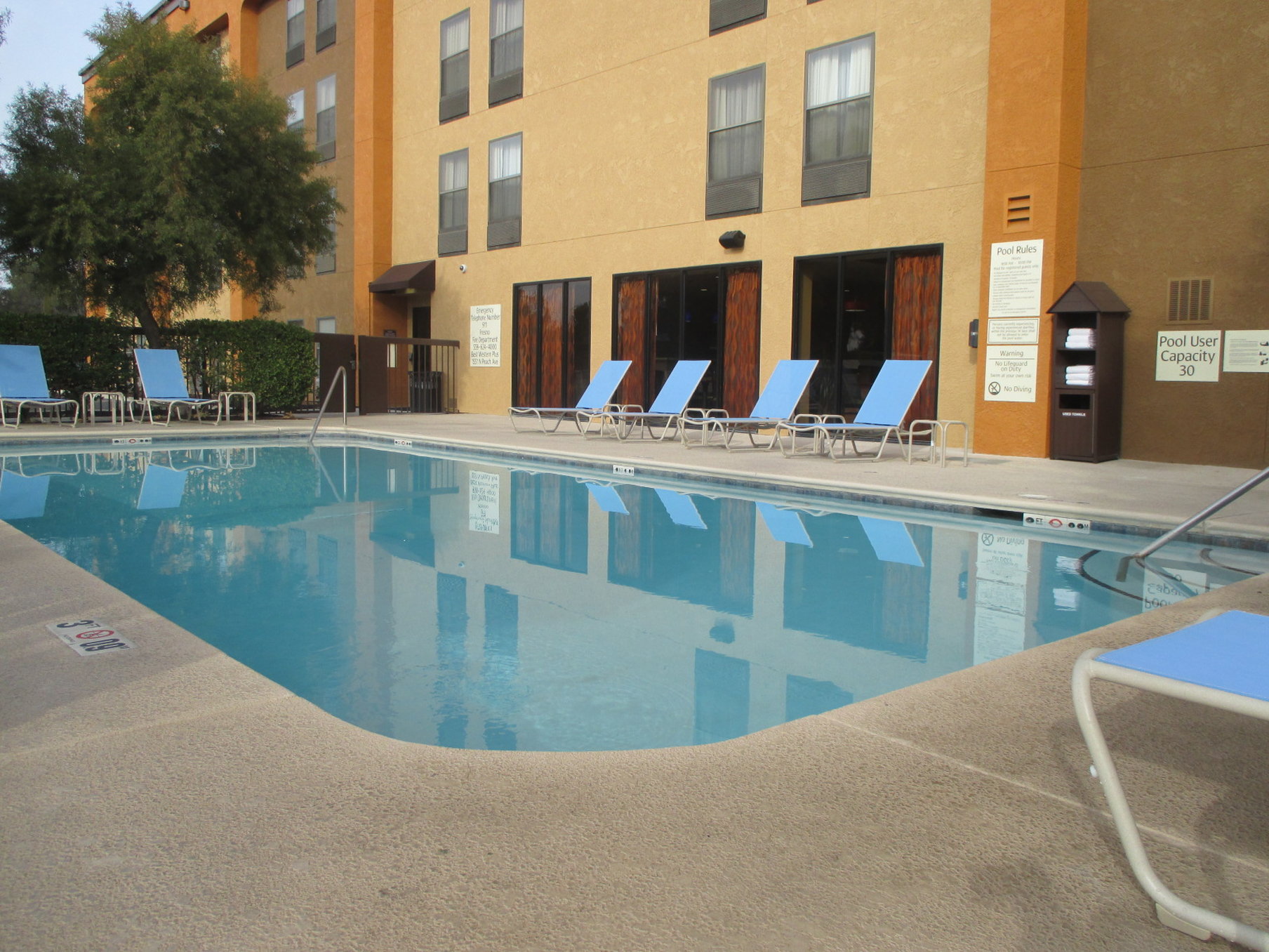 Best Western Plus Fresno Airport Hotel 65/68