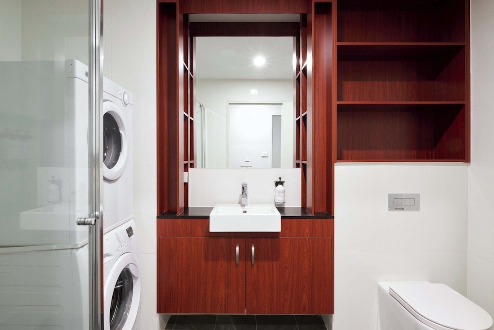 2 Bedrooms, Open Plan, Apartment, Queen and Twin Beds, ABODE NARRABUNDAH 7/8