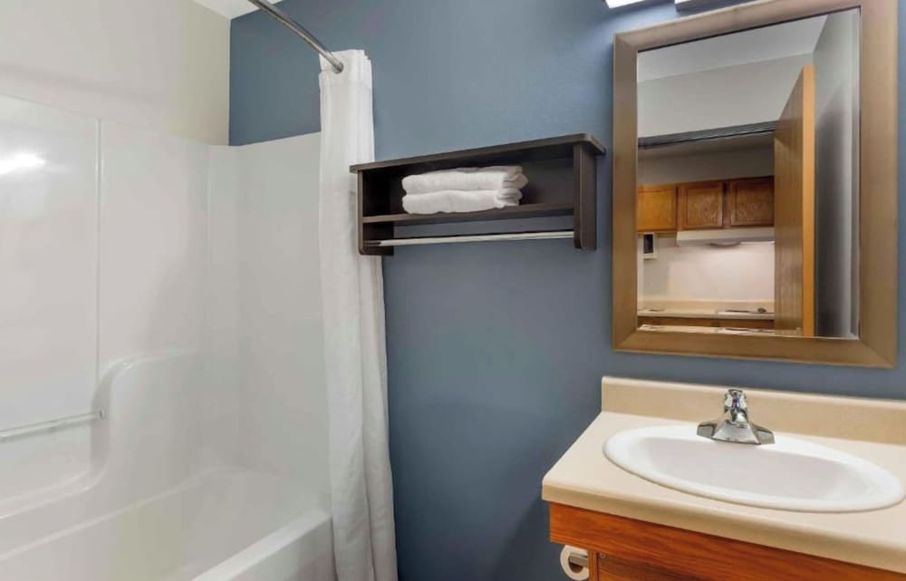 Studio 6 Extended Stay Fort Myers FL 40/49