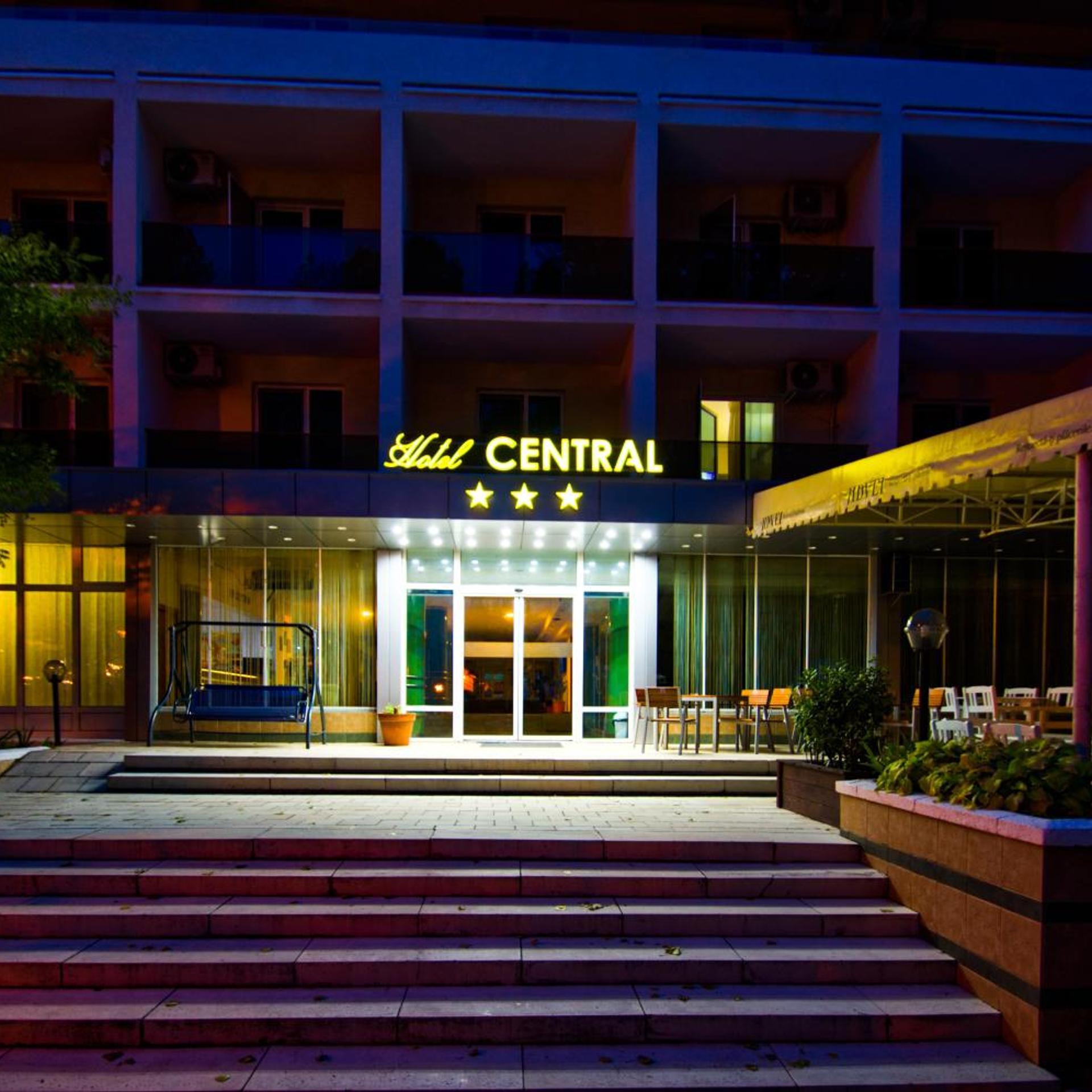 Central Mamaia 3/58