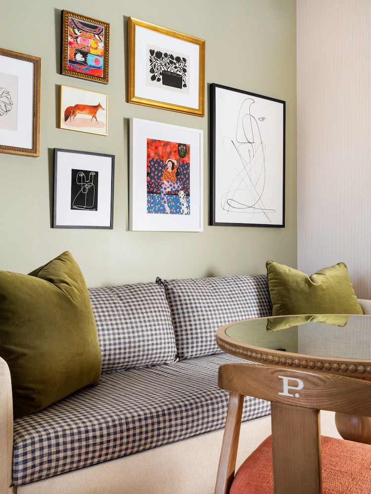 Palihouse Hyde Park Village 31/50