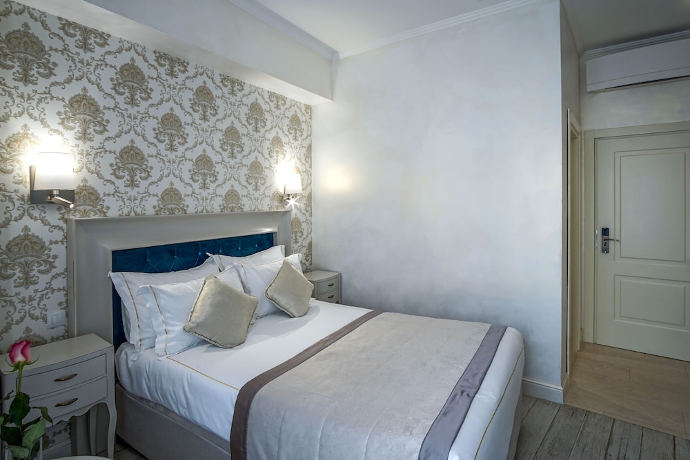 Old Town Boutique Hotel 10/50