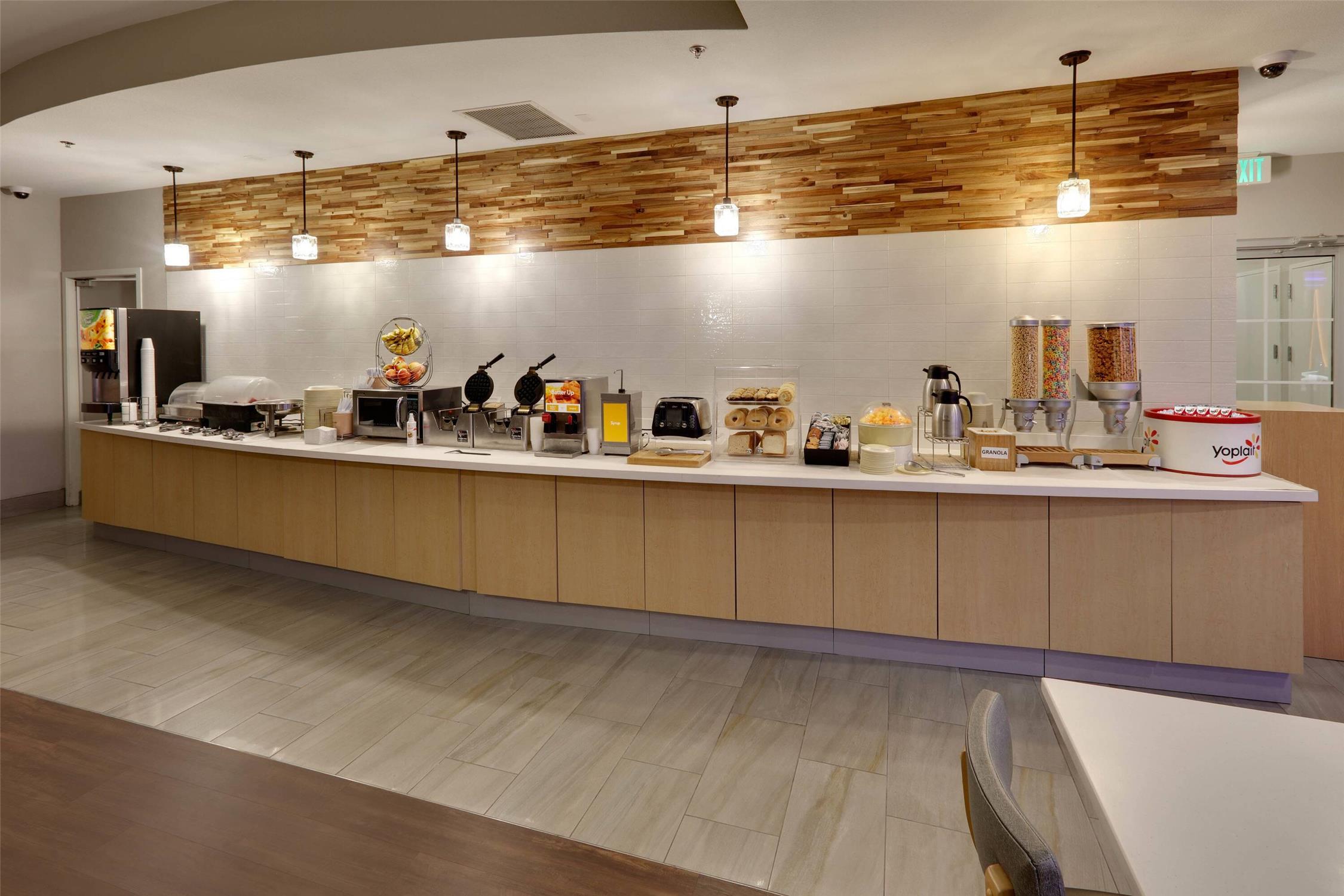 La Quinta Inn & Suites by Wyndham Dallas Love Field 16/22