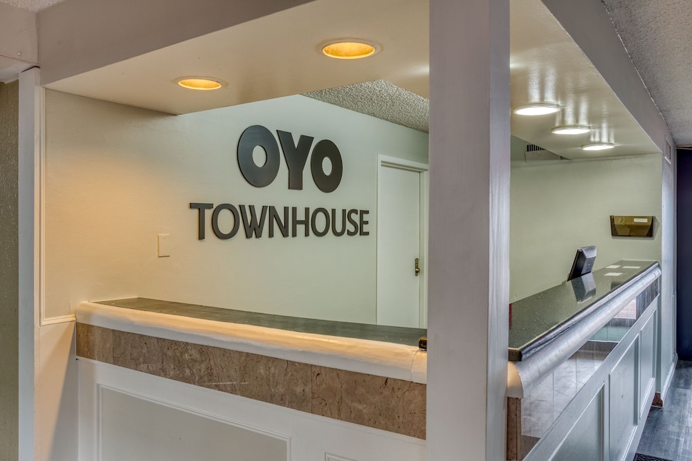 OYO タウンハウス タルサ ウッドランド ヒルズ 写真1