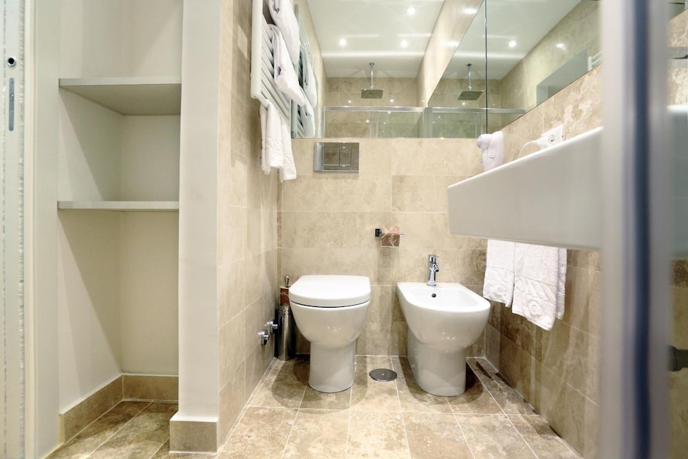 Sofia's Suites 39/46