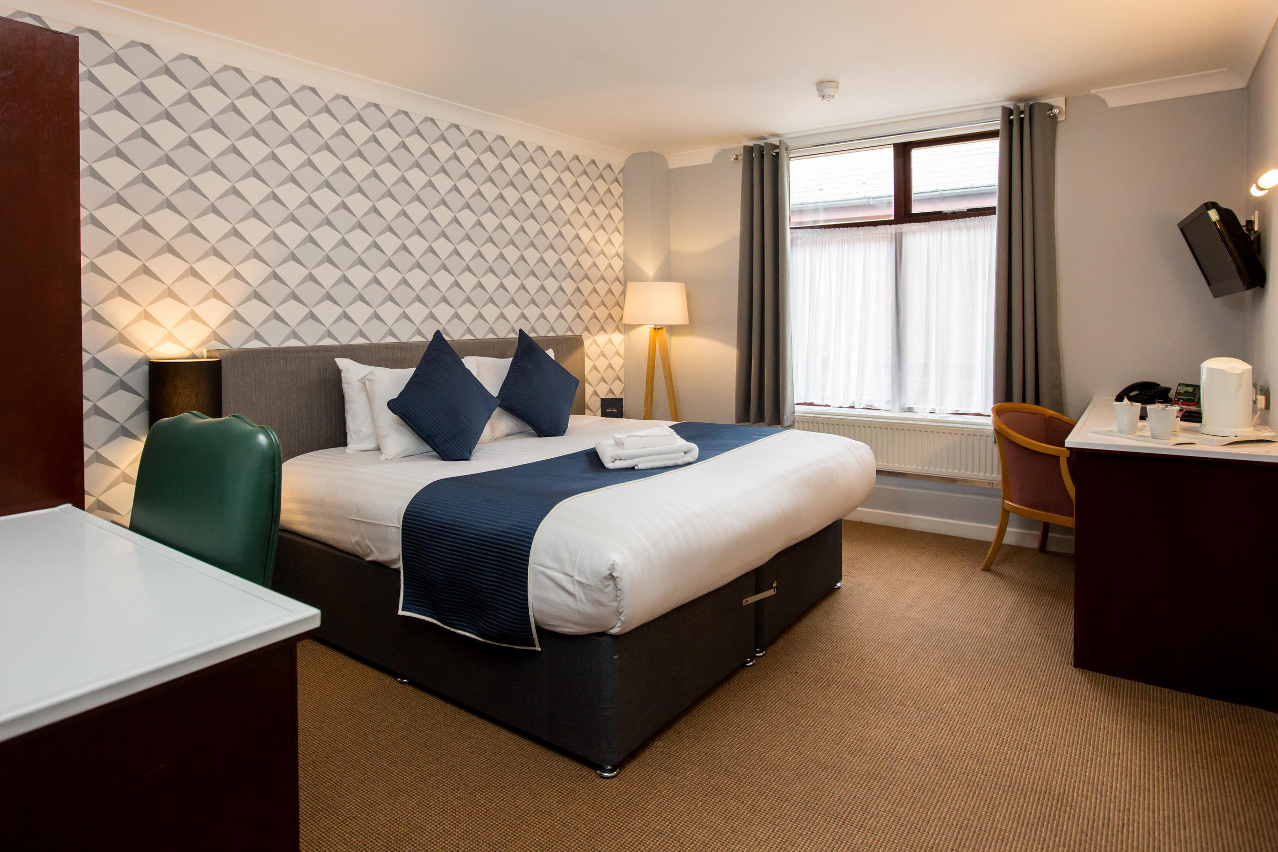 DRAYCOTE HOTEL 8/23