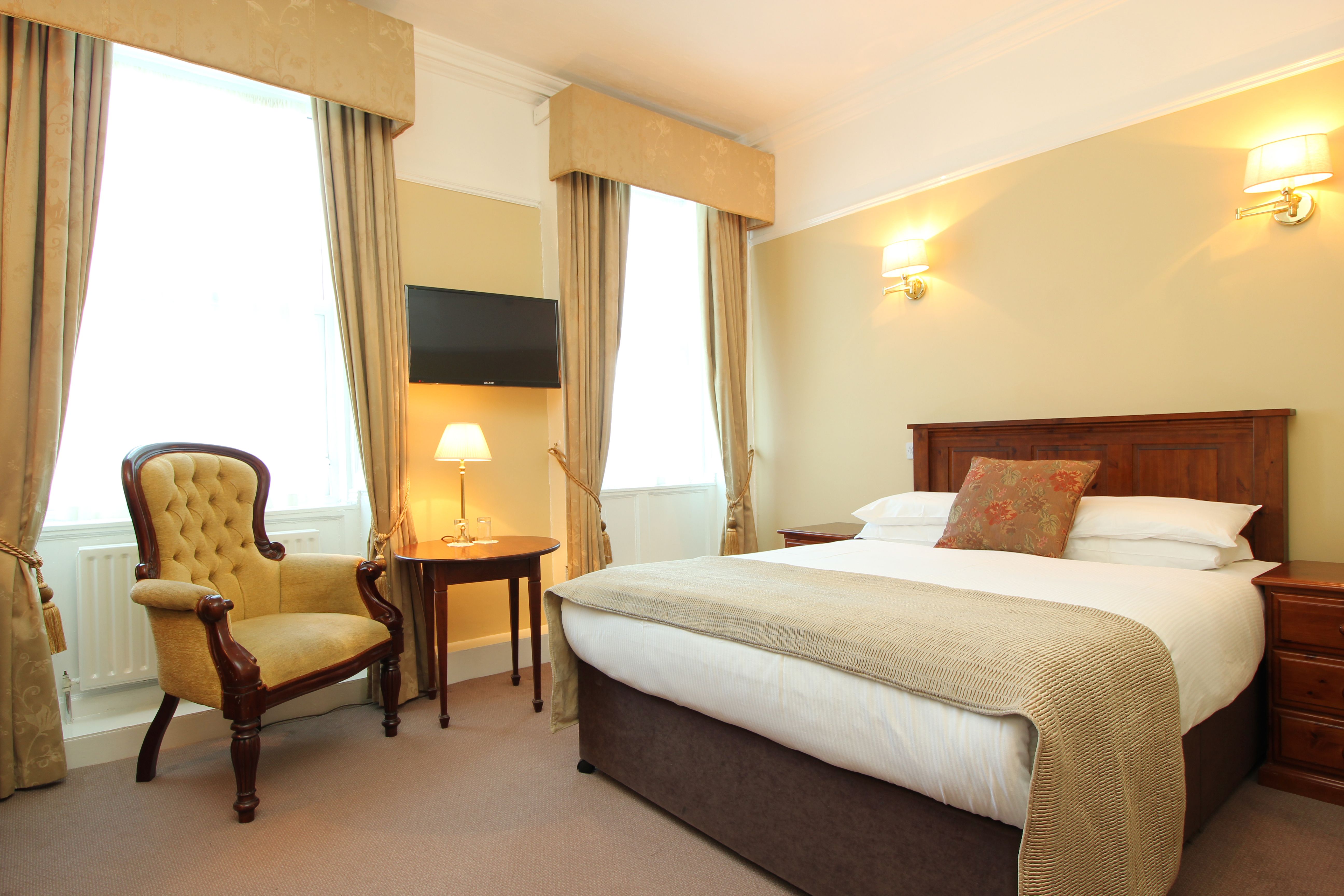 Castle Hotel 31/66
