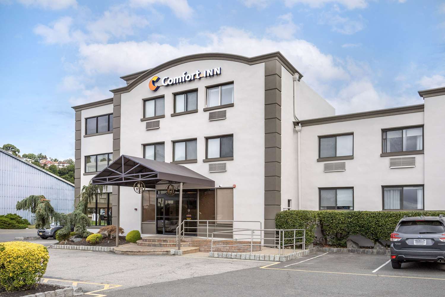 Comfort Inn Edgewater on Hudson River 34/37