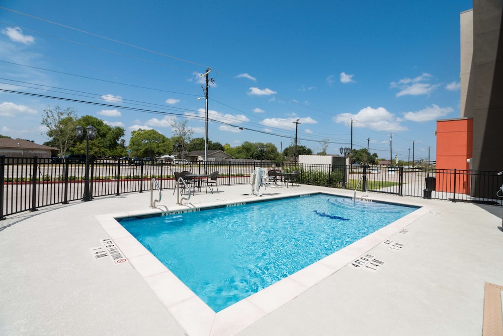 Motel6 Corpus Christi, TX 33/62