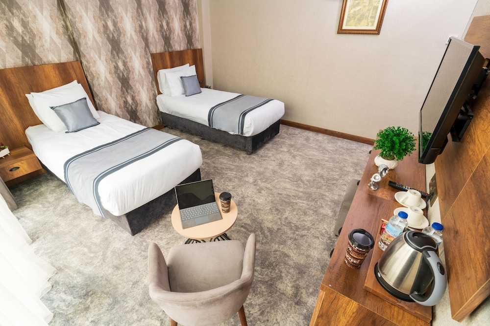 Airport Express Hotel 24/40