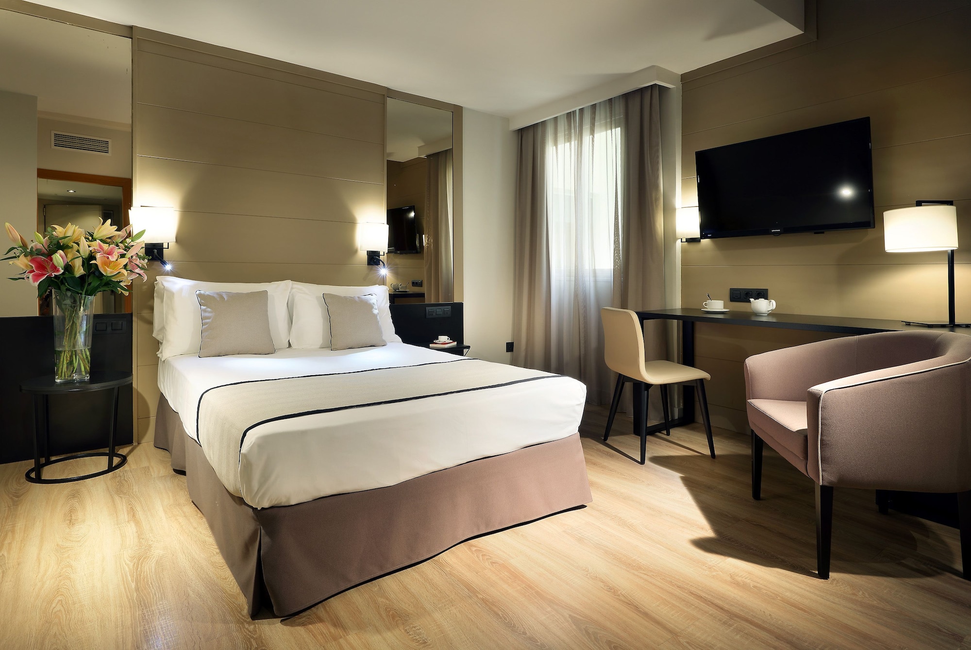 ROOM, SINGLE, DOUBLE BED, CITY VIEW