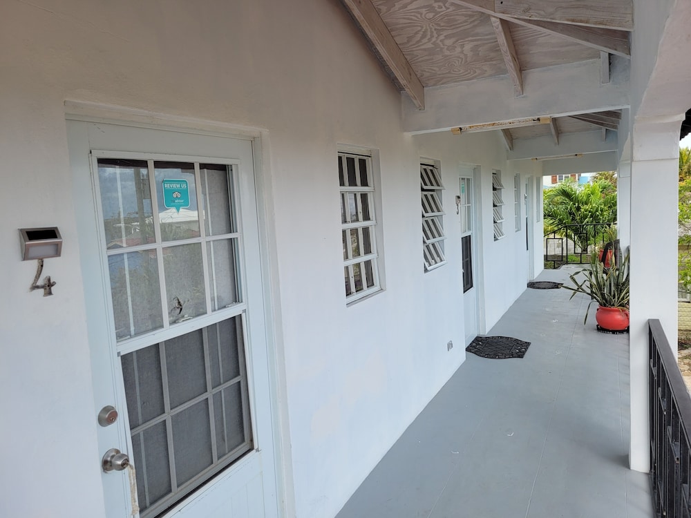 Ellen Bay Inn 1/50