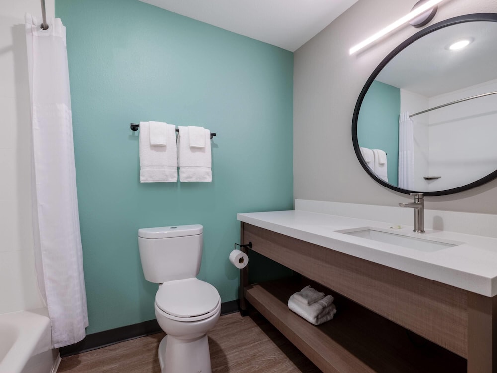 ECHO Suites Extended Stay by Wyndham Springfield Airport PLZ 44/49