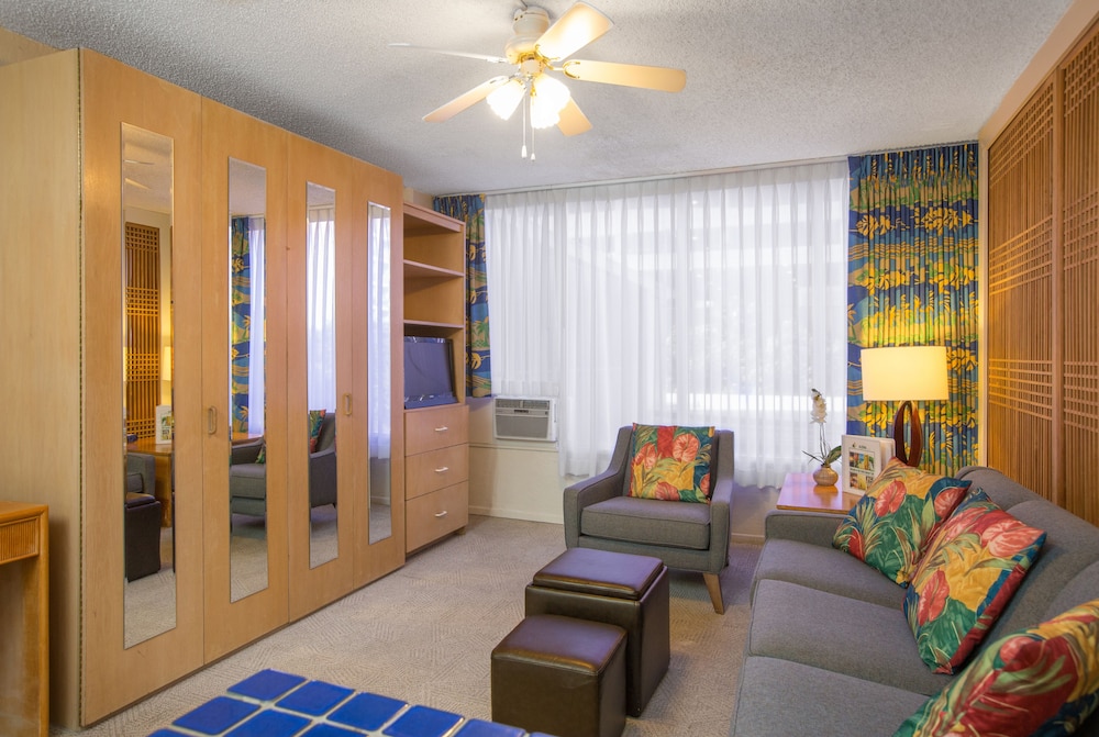 Kuhio Banyan Club 47/59
