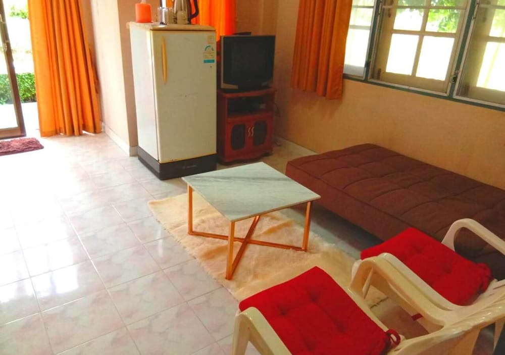 Baan Golden Resort 24/50