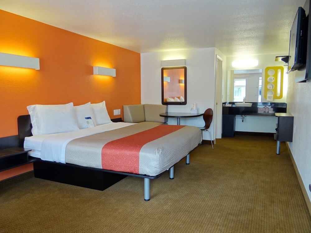 STANDARD, KING BED