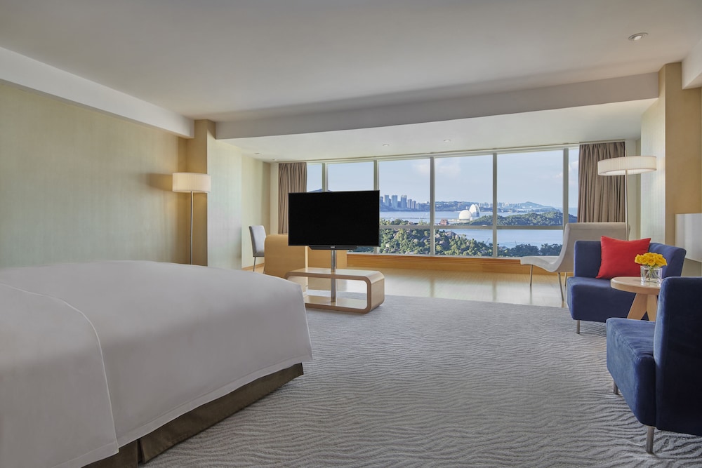 جناح جونيور بسرير كينج بإطلالة على البحر في طابق مرتفع، Crowne Plaza Zhuhai City Center 3/6