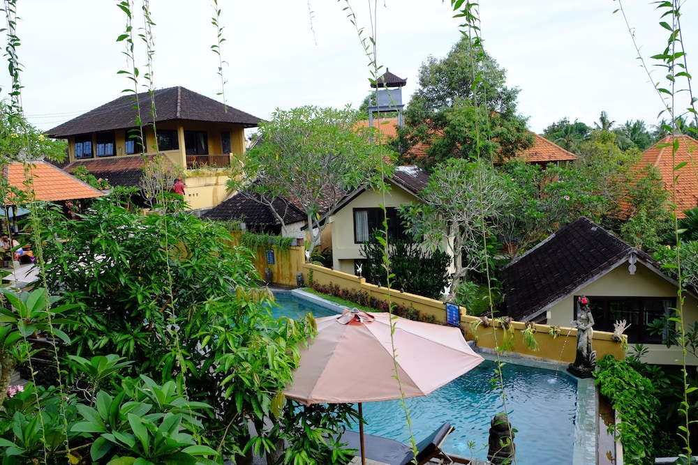Jati 3 Bungalows 8/71