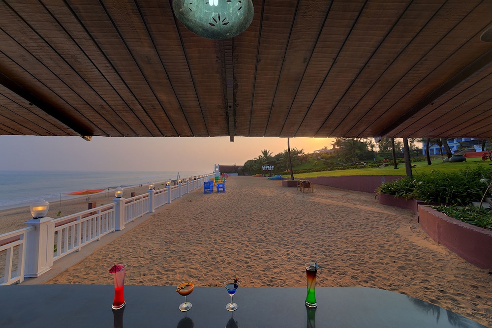 MAYFAIR Palm Beach Resort 71/74