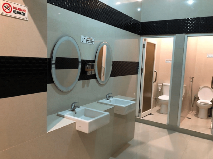 غرفة ديلوكس، Kirei Hotel Bantaeng 4/4