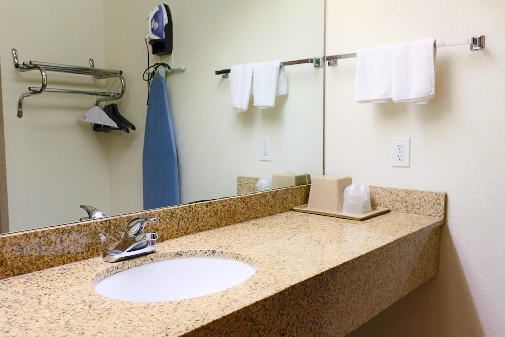 Symphony Inn and Suites 18/22