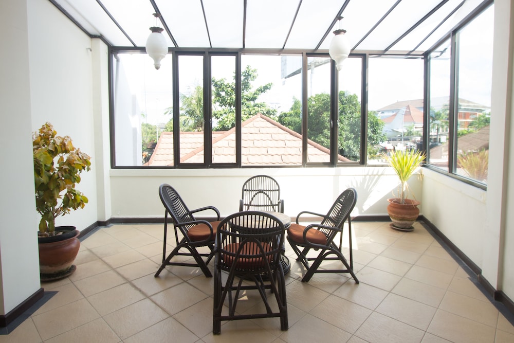 Maxi Hotel Kedonganan 34/47