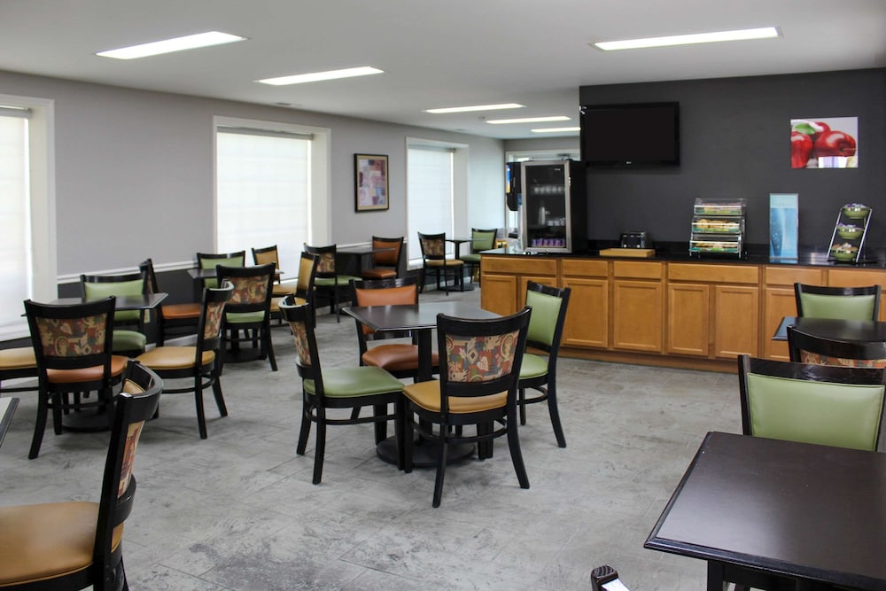 Quality Inn Crossville Near Cumberland Mountain State Park 42/47