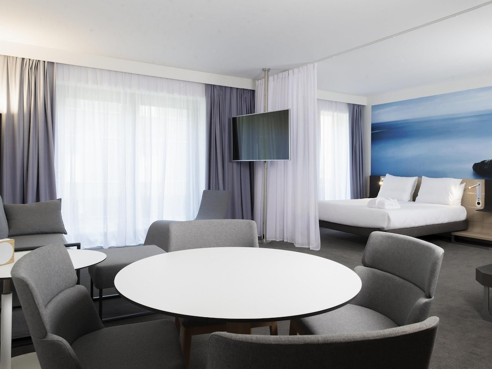 NOVOTEL CHARLEROI CENTRE 69/77