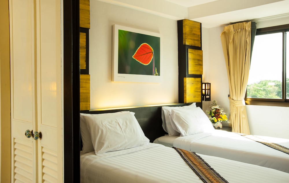 Crystal Inn Phuket 12/38